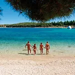 Prázdninový areál Maistra Koversada Uncovered Naturist Mobile Homes Vrsar