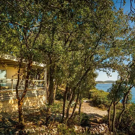 Prázdninový areál Maistra Koversada Uncovered Naturist Mobile Homes