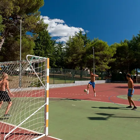 Prázdninový areál Maistra Koversada Uncovered Naturist Mobile Homes Vrsar