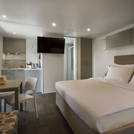 Prázdninový areál Maistra Koversada Uncovered Naturist Mobile Homes