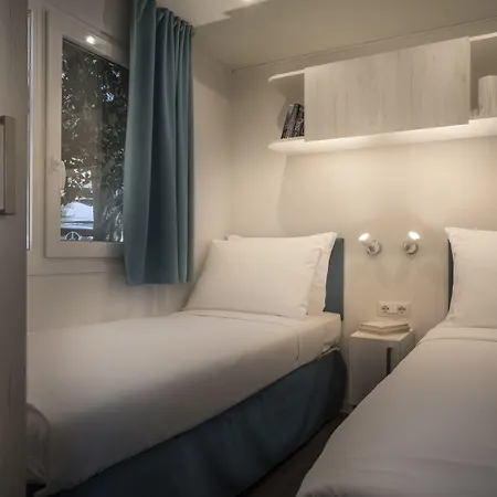 Prázdninový areál Maistra Koversada Uncovered Naturist Mobile Homes Vrsar