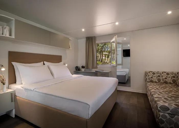 Aldeamento Turístico Maistra Koversada Uncovered Naturist Mobile Homes 4*