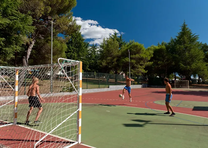 Aldeamento Turístico Maistra Koversada Uncovered Naturist Mobile Homes Vrsar